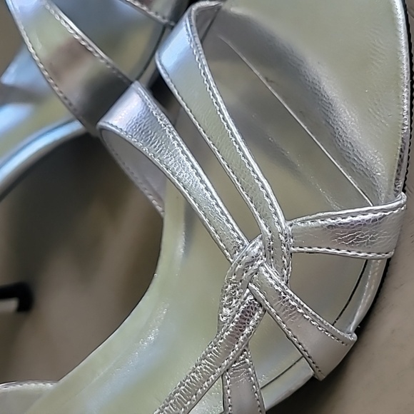 Kelly & Katie Grace Silver Strappy Heels - Size 9 - Picture 4 of 5